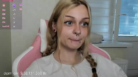 Snapshot of melonipinkbb chatting on 07.09.26 MELONI online show from 07.09.26