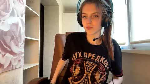 Hi Im Aria 18 years old online show from 10.01.25
