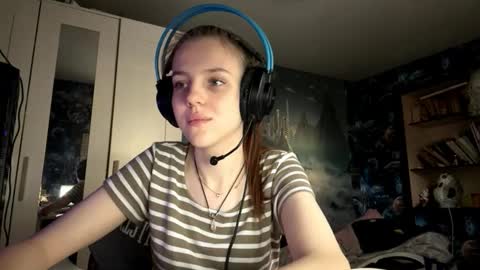 Hi Im Aria 18 years old online show from 10.22.25