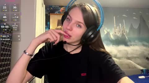 Hi Im Aria 18 years old online show from 03.24.26