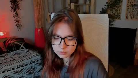 Snapshot of memorycadence chatting on 09.24.25 Mia online show from 09.24.25