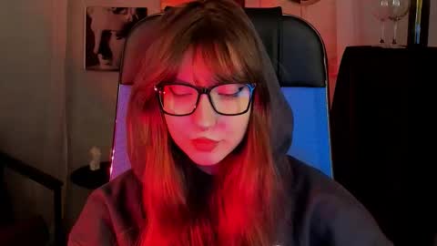 Snapshot of memorycadence chatting on 10.15.25 Mia online show from 10.15.25