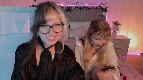 Mia online show from 04.19.26