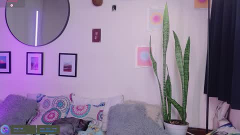 Mena  Help me reach 700 thumbs up online show from 10.28.25