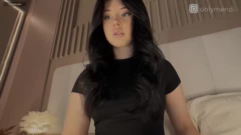 Snapshot of menndi chatting on 10.30.25 menndi online show from 10.30.25