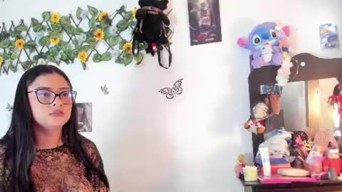 Snapshot of mensia_hernandez chatting on 06.22.26 Princess Mensia online show from 06.22.26