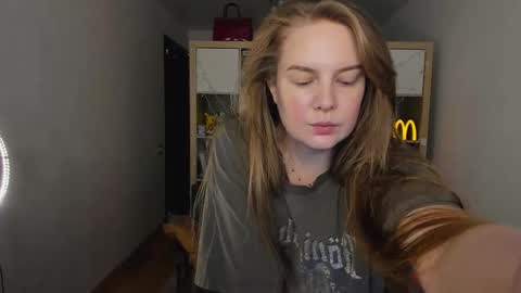 Flora  Next stream November 17th at 6  GMT online show from 02.17.26