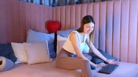 meow_mellie online show from 02.24.25