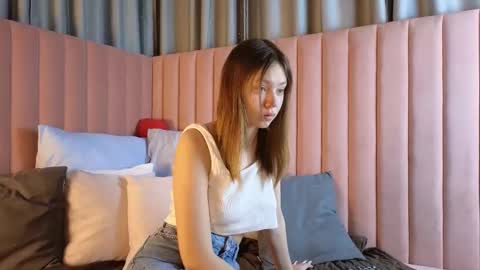 meow_mellie online show from 03.10.25