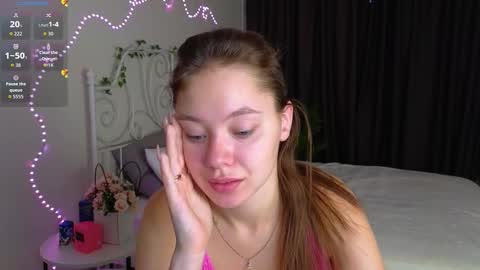 Snapshot of meow_mellie chatting on 10.01.25 meow_mellie online show from 10.01.25