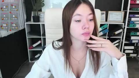 Snapshot of meow_mellie chatting on 10.16.25 meow_mellie online show from 10.16.25