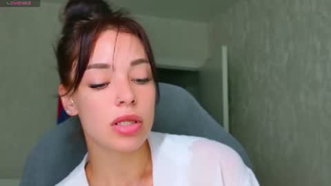 Snapshot of meow_moore chatting on 06.25.26 Megan online show from 06.25.26