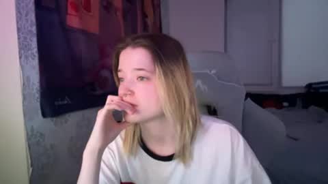 Snapshot of meowki4 chatting on 12.31.24 meowme online show from 12.31.24