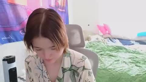 Snapshot of meowki4 chatting on 09.13.25 meowme online show from 09.13.25