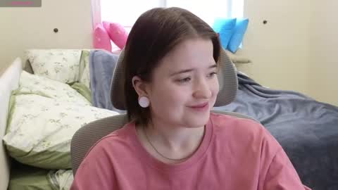 Snapshot of meowki4 chatting on 11.09.25 meowme online show from 11.09.25