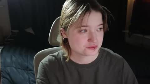 Snapshot of meowki4 chatting on 02.28.26 meowme online show from 02.28.26