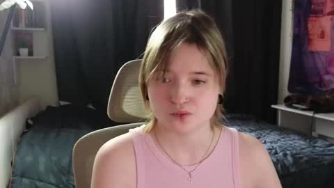 Snapshot of meowki4 chatting on 03.04.26 meowme online show from 03.04.26