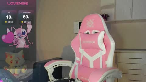 Snapshot of meowli chatting on 09.30.25 meowli online show from 09.30.25