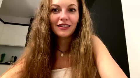 Snapshot of meowmariana chatting on 08.08.26 Mary online show from 08.08.26