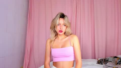 Snapshot of meowthlilu chatting on 11.13.25 Lilu online show from 11.13.25