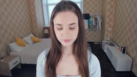 Snapshot of meoww_meows chatting on 10.07.25 Julie online show from 10.07.25