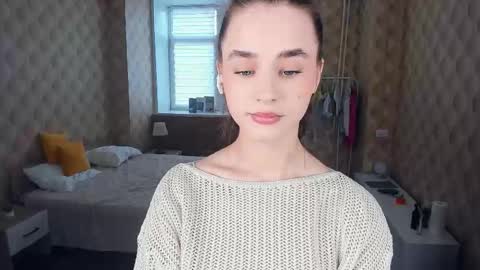 Snapshot of meoww_meows chatting on 10.18.25 Julie online show from 10.18.25