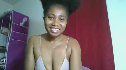 Snapshot of meraldaaaa chatting on 09.15.25 meraldaaaa online show from 09.15.25