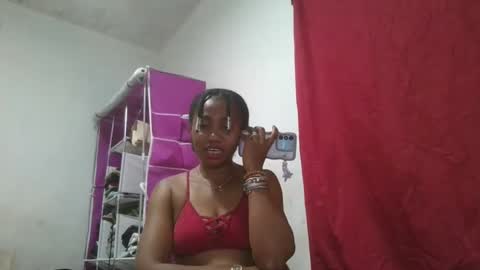 Snapshot of meraldaaaa chatting on 09.18.25 meraldaaaa online show from 09.18.25