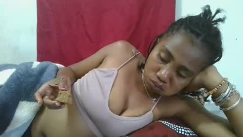 Snapshot of meraldaaaa chatting on 09.28.25 meraldaaaa online show from 09.28.25