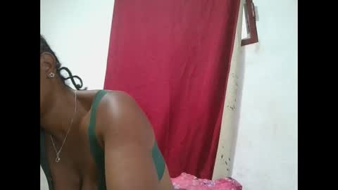 Snapshot of meraldaaaa chatting on 10.01.25 meraldaaaa online show from 10.01.25