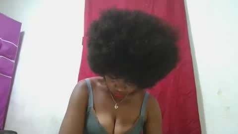 Snapshot of meraldaaaa chatting on 10.09.25 meraldaaaa online show from 10.09.25