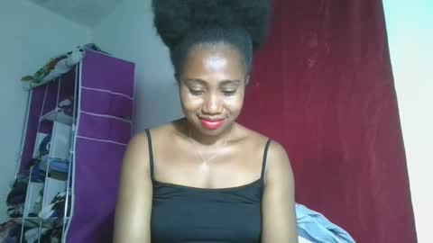 Snapshot of meraldaaaa chatting on 10.10.25 meraldaaaa online show from 10.10.25