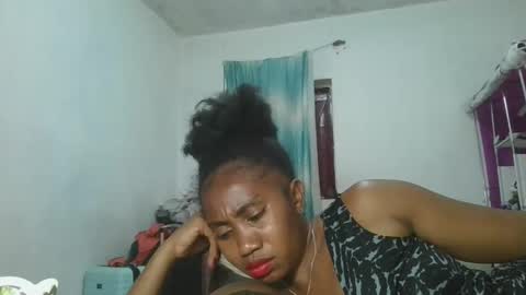 Snapshot of meraldaaaa chatting on 10.13.25 meraldaaaa online show from 10.13.25