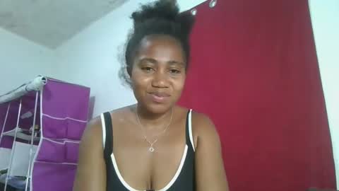 Snapshot of meraldaaaa chatting on 10.14.25 meraldaaaa online show from 10.14.25