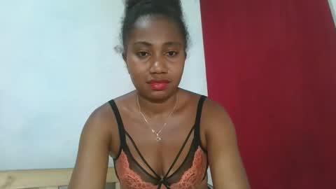 Snapshot of meraldaaaa chatting on 10.19.25 meraldaaaa online show from 10.19.25