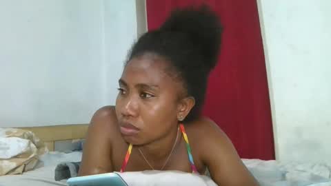 Snapshot of meraldaaaa chatting on 10.24.25 meraldaaaa online show from 10.24.25