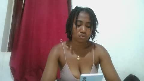 Snapshot of meraldaaaa chatting on 10.29.25 meraldaaaa online show from 10.29.25