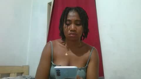 Snapshot of meraldaaaa chatting on 10.30.25 meraldaaaa online show from 10.30.25