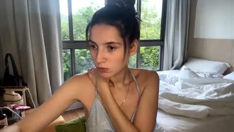 Snapshot of meralynn chatting on 06.07.26 LEVA online show from 06.07.26