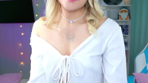 Molly online show from 12.05.25