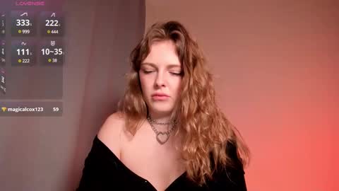 Snapshot of mercedescutee chatting on 03.06.25 mercedescutee online show from 03.06.25