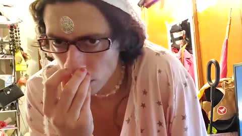 Snapshot of merelyalover chatting on 01.06.25 gurlnips online show from 01.06.25