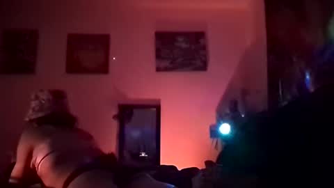 Snapshot of merelyalover chatting on 03.04.25 gurlnips online show from 03.04.25