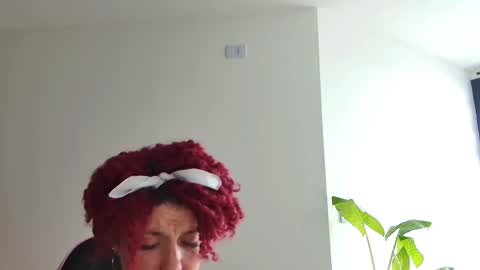 Miss Freckles online show from 04.14.26