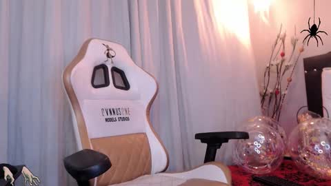 meriiiidaa online show from 10.17.25