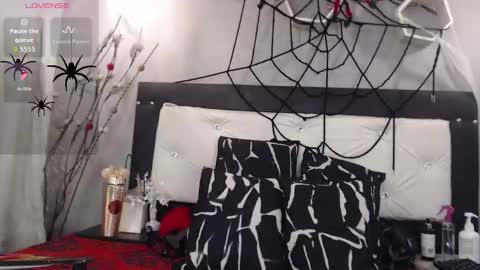 meriiiidaa online show from 10.24.25