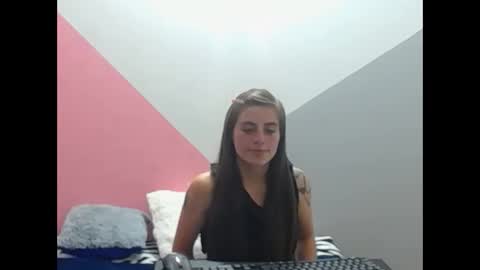 Snapshot of merily_duff chatting on 11.10.25 MERILY online show from 11.10.25