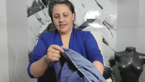 Snapshot of merlyna_goldens chatting on 09.27.25 My next birthday is December 11th. online show from 09.27.25