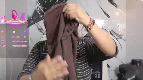 Snapshot of merlyna_goldens chatting on 09.29.25 My next birthday is December 11th. online show from 09.29.25