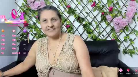 Snapshot of merlyna_goldens chatting on 10.24.25 My next birthday is December 11th. online show from 10.24.25